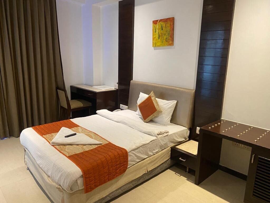 Le Roi Near Railway Station Hotel 3*